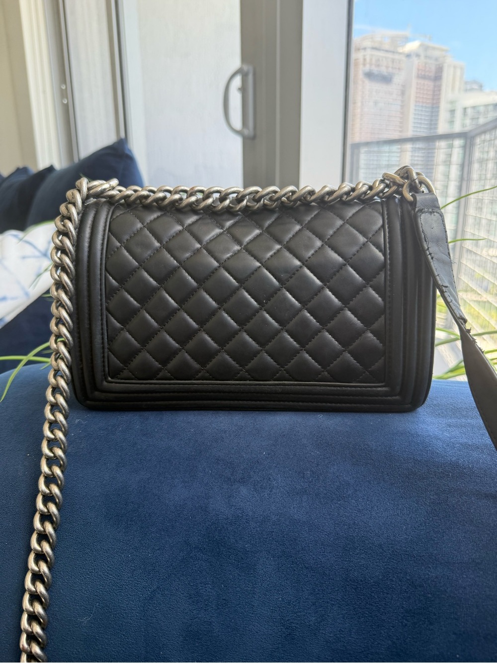 CHANEL Black Quilted Boy Flap Shoulder Bag with Silver-Tone Hardware - Picture 3 of 10